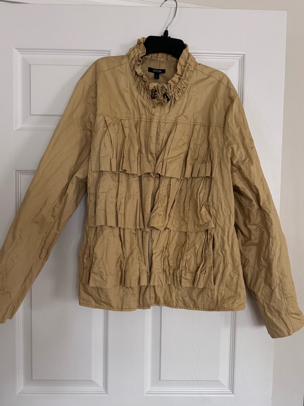 Womens APT 9 SIZE XL GOLD TIERED JACKET